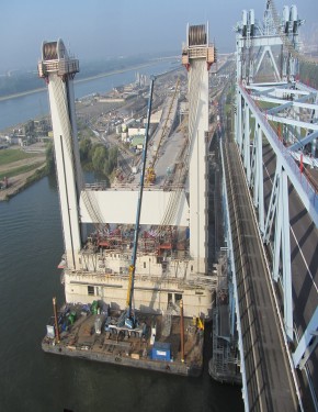 Installatie van de nieuwe Botlekbrug