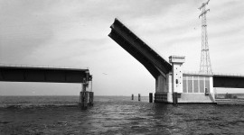 Haringvlietbrug (0).jpg